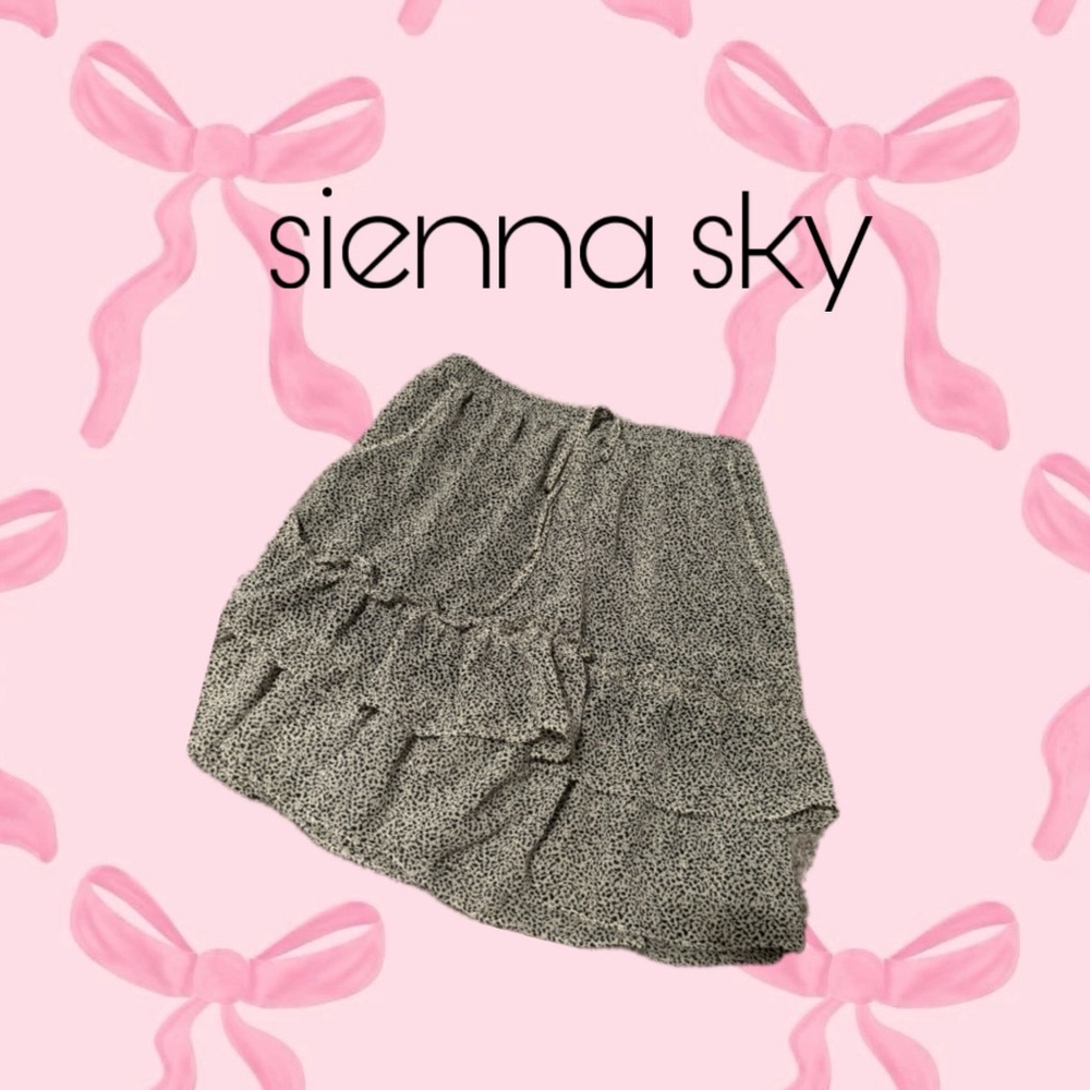 sienna sky skirt- size small